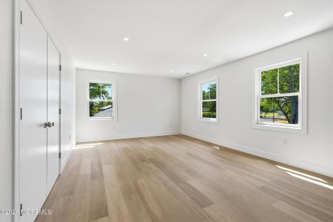 19 Roslyn Drive Oakhurst NJ 07755