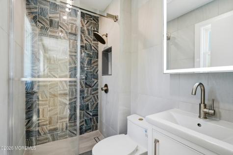 19 Roslyn Drive Oakhurst NJ 07755