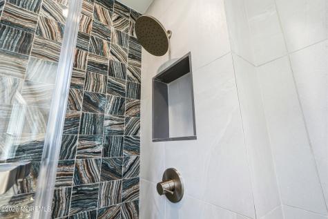 19 Roslyn Drive Oakhurst NJ 07755
