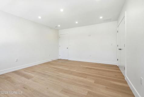 19 Roslyn Drive Oakhurst NJ 07755