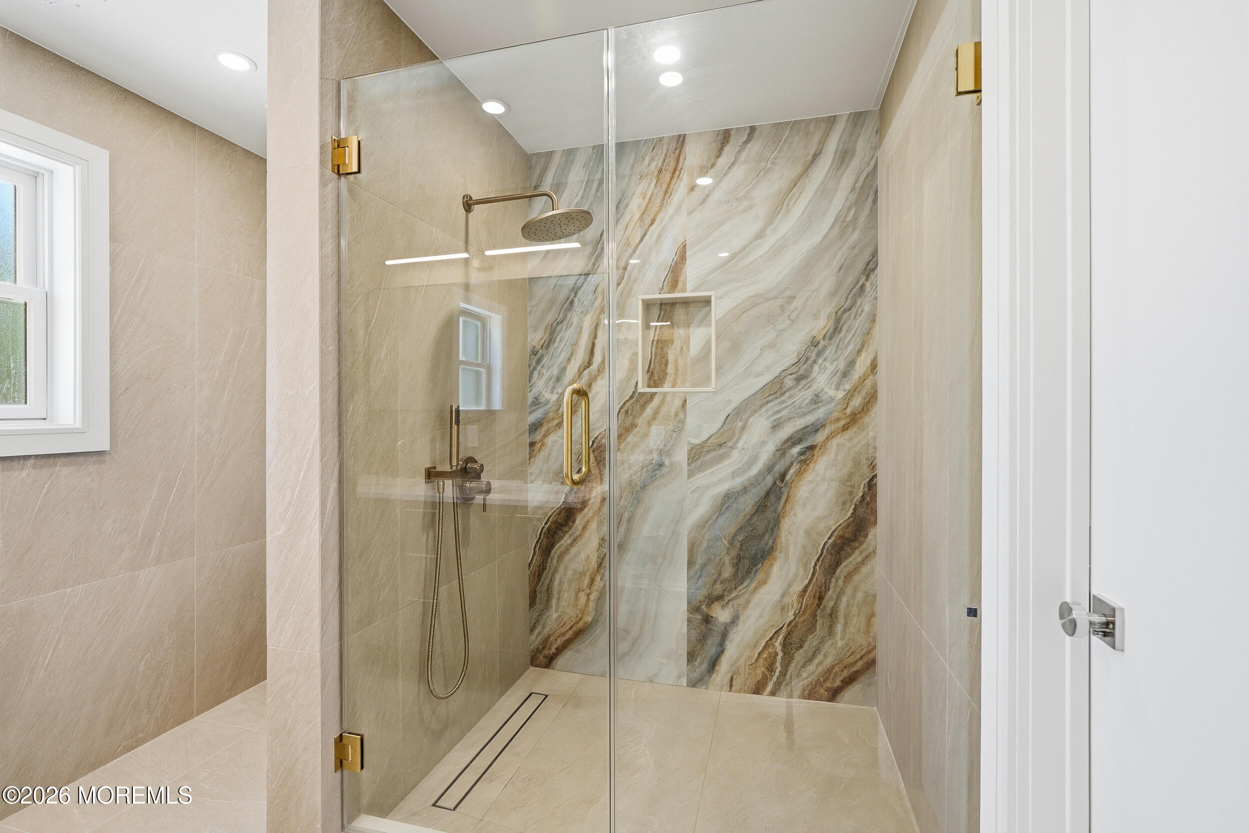 19 Roslyn Drive Oakhurst NJ 07755