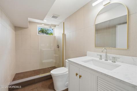 19 Roslyn Drive Oakhurst NJ 07755