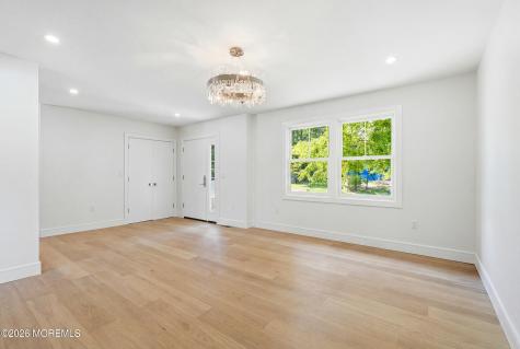 19 Roslyn Drive Oakhurst NJ 07755