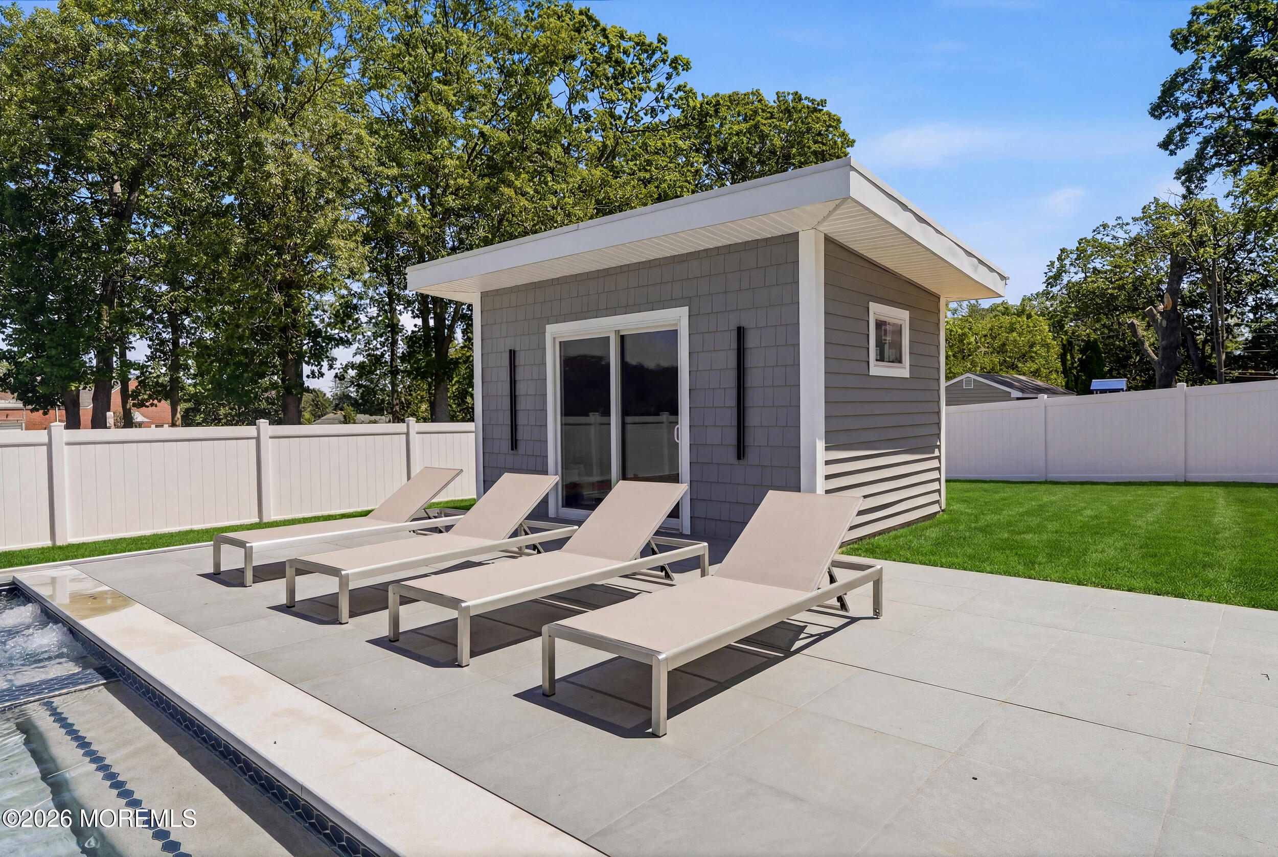 19 Roslyn Drive Oakhurst NJ 07755