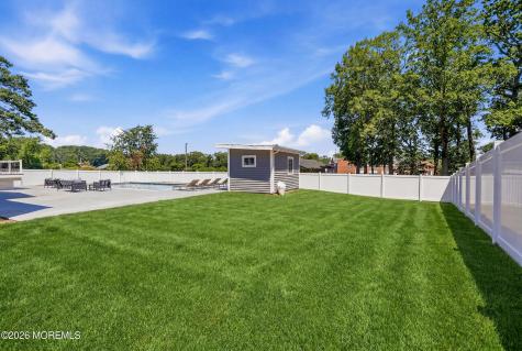 19 Roslyn Drive Oakhurst NJ 07755