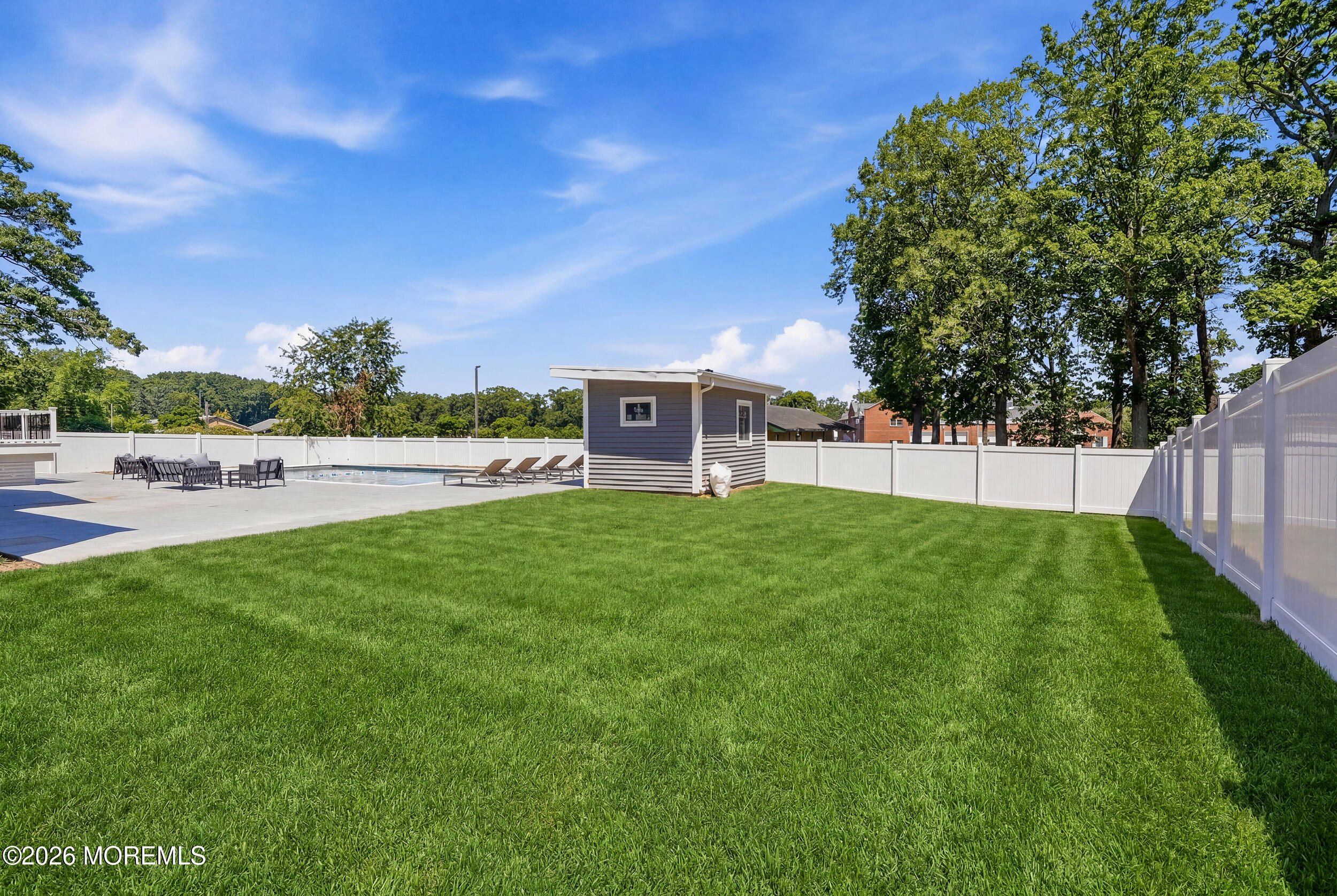 19 Roslyn Drive Oakhurst NJ 07755