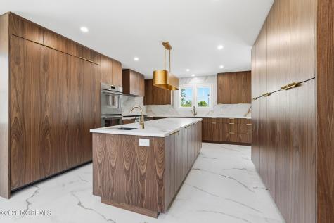 19 Roslyn Drive Oakhurst NJ 07755