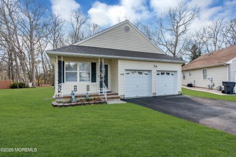 1428 Petunia Way S Toms River NJ 08755