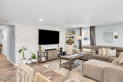 238 Forepeak Avenue Beachwood NJ 08722