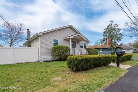 238 Forepeak Avenue Beachwood NJ 08722