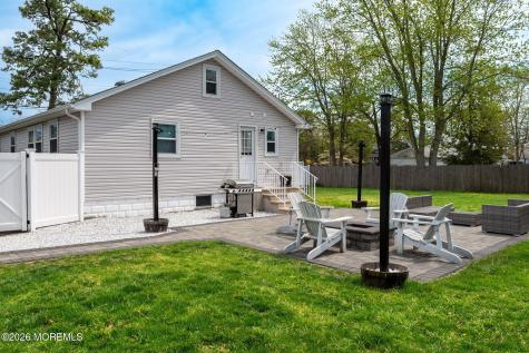 238 Forepeak Avenue Beachwood NJ 08722