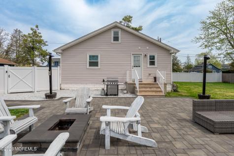 238 Forepeak Avenue Beachwood NJ 08722