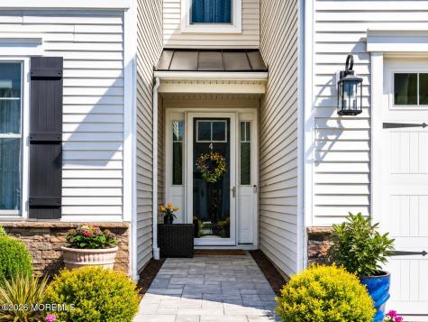 4 Pasture Drive Farmingdale NJ 07727