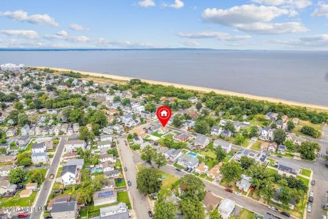 46 Woodland Avenue Keansburg NJ 07734