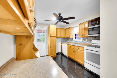 46 Woodland Avenue Keansburg NJ 07734