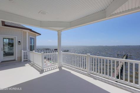 39 Bay Shore Drive Toms River NJ 08753