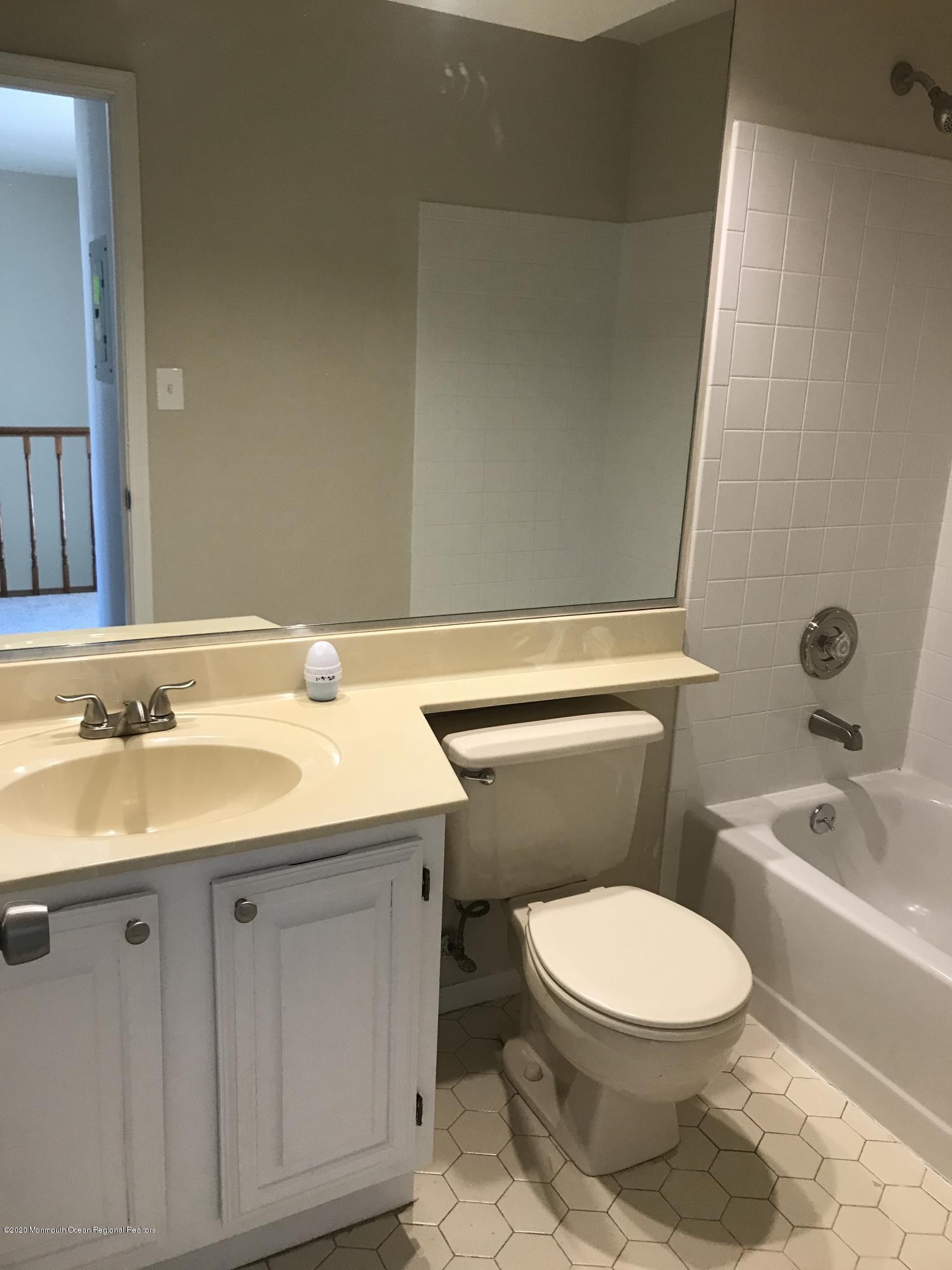 496 Cottonwood Court Howell NJ 07731