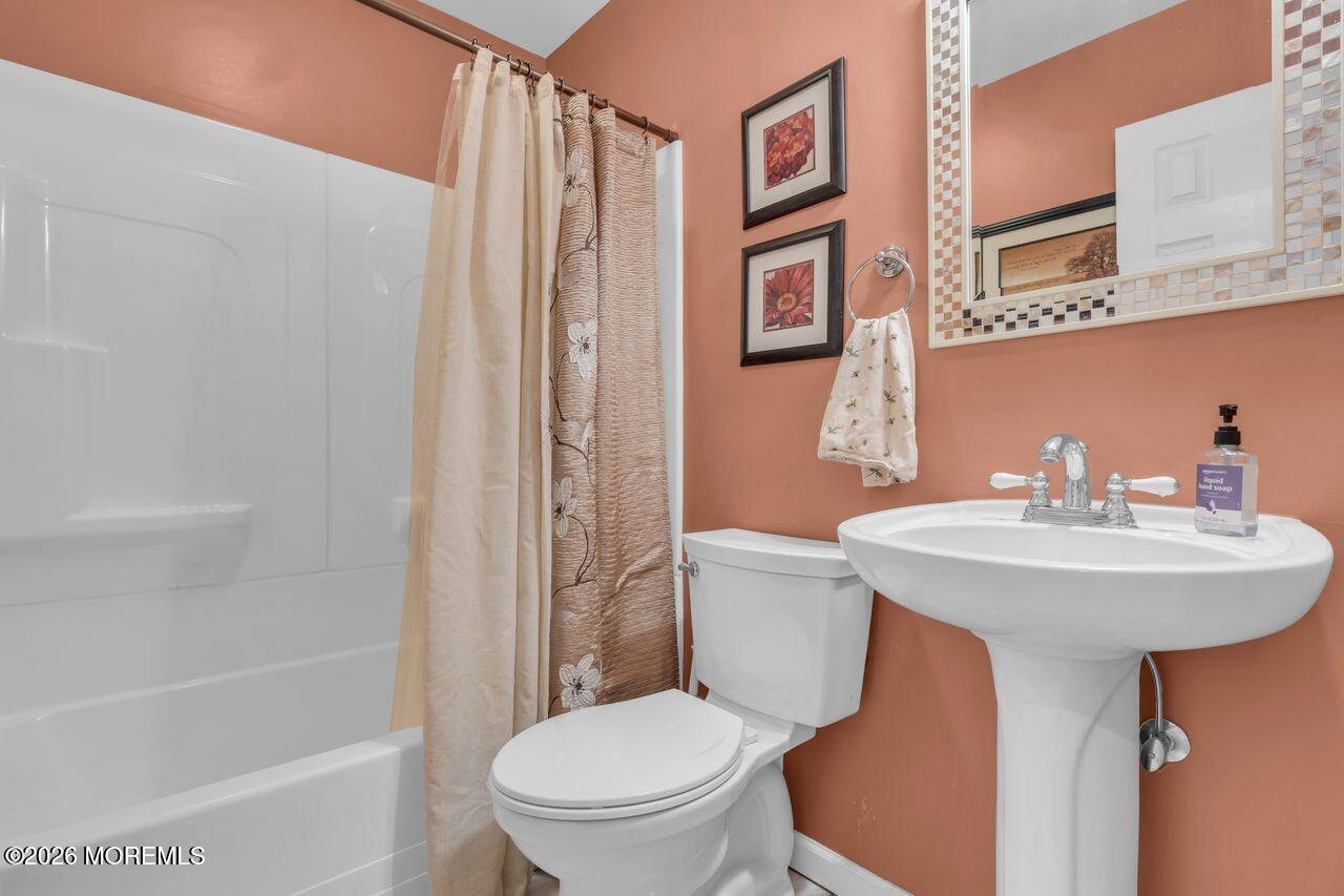 8 Highview Road East Brunswick NJ 08816