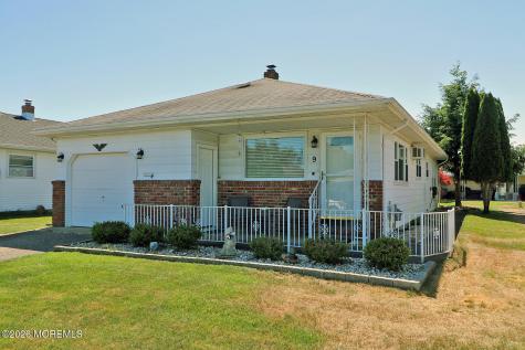 9 Bolans Court Toms River NJ 08757