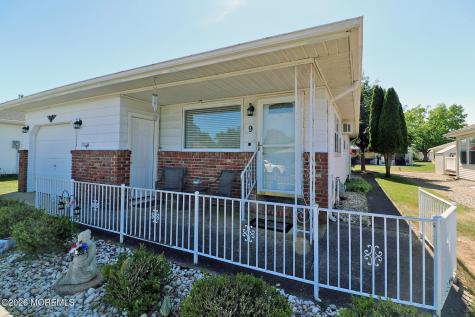 9 Bolans Court Toms River NJ 08757