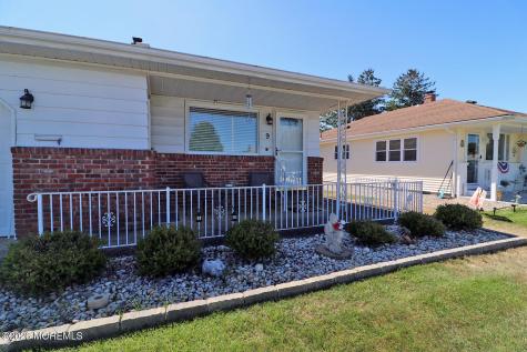 9 Bolans Court Toms River NJ 08757