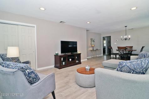 9 Bolans Court Toms River NJ 08757