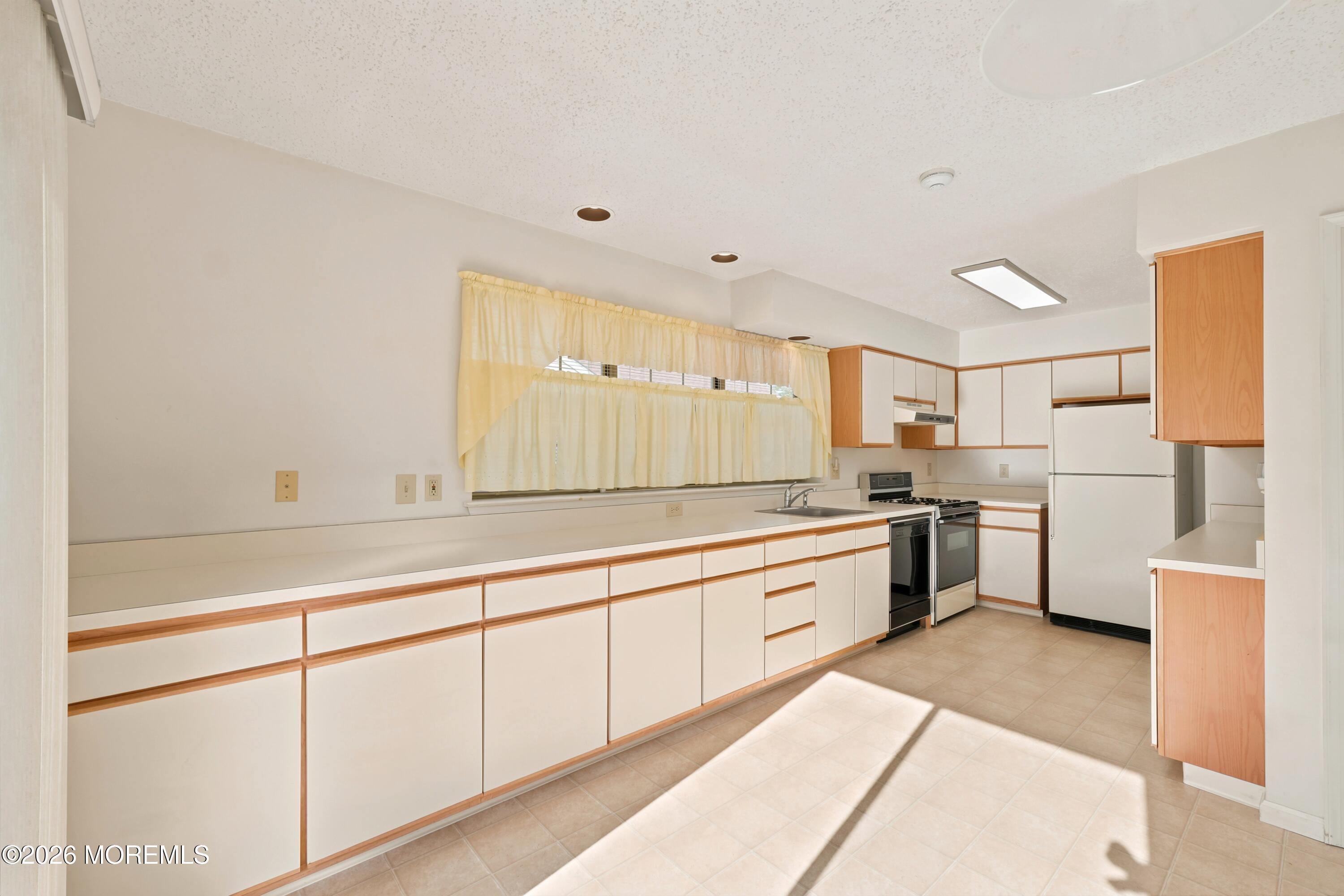 2 Pomeroy Court Jackson NJ 08527