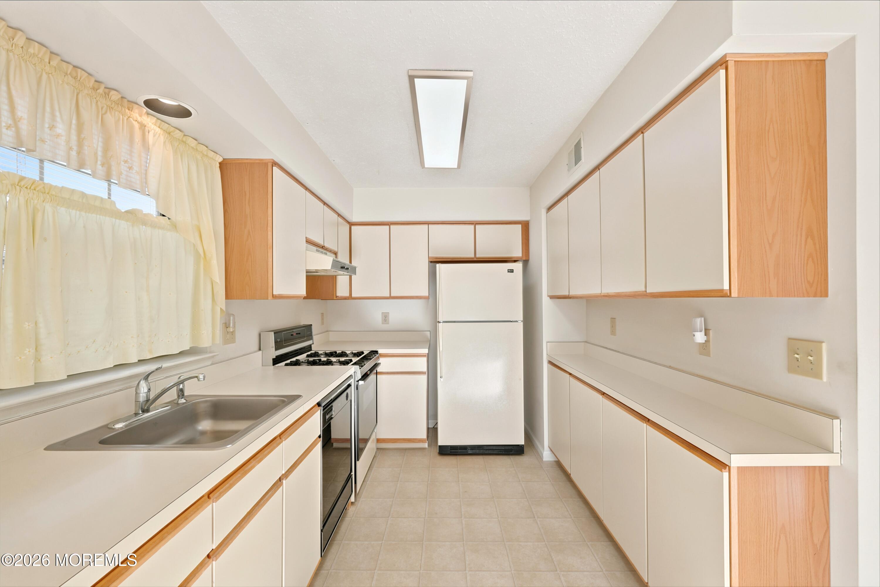 2 Pomeroy Court Jackson NJ 08527