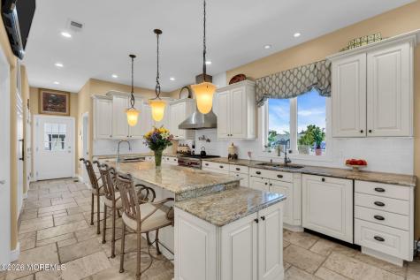 32 Freeman Court Toms River NJ 08753