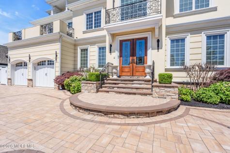 32 Freeman Court Toms River NJ 08753
