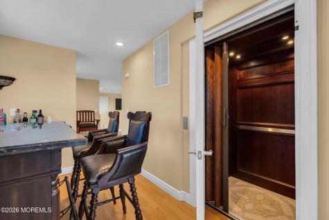 32 Freeman Court Toms River NJ 08753