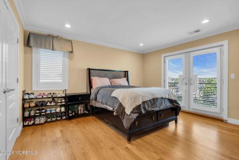 32 Freeman Court Toms River NJ 08753