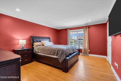 32 Freeman Court Toms River NJ 08753