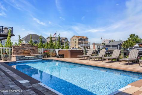 32 Freeman Court Toms River NJ 08753