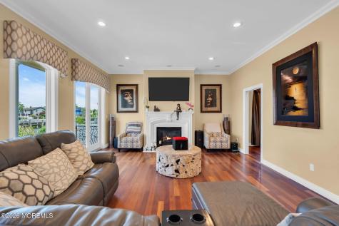 32 Freeman Court Toms River NJ 08753