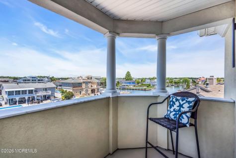 32 Freeman Court Toms River NJ 08753