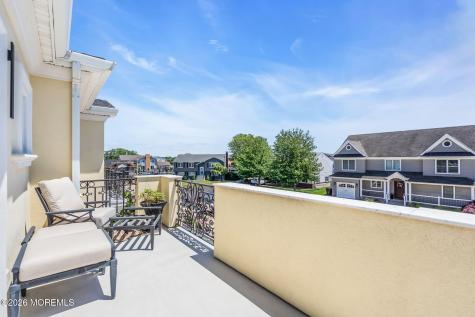 32 Freeman Court Toms River NJ 08753