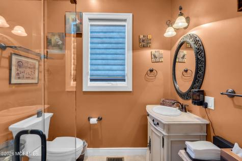 32 Freeman Court Toms River NJ 08753