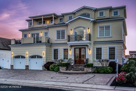 32 Freeman Court Toms River NJ 08753