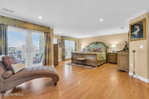 32 Freeman Court Toms River NJ 08753