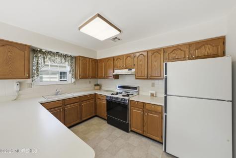96 Narberth Way Toms River NJ 08757