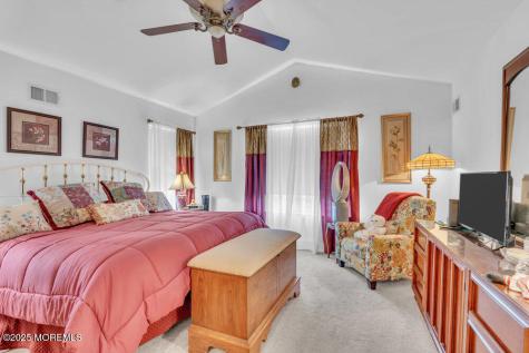 8 Schoolhouse Lane Lakewood NJ 08701