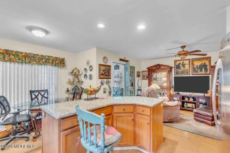 8 Schoolhouse Lane Lakewood NJ 08701