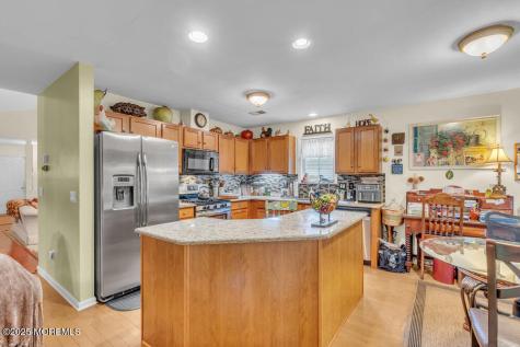 8 Schoolhouse Lane Lakewood NJ 08701