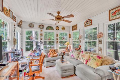 8 Schoolhouse Lane Lakewood NJ 08701