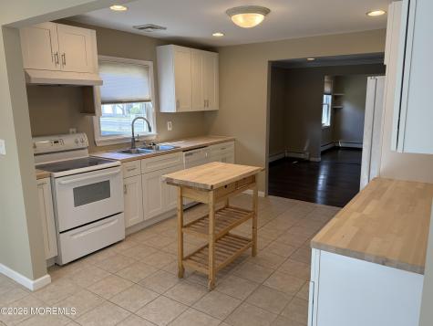 13 Sanford Street Manalapan NJ 07726