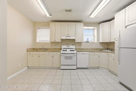 43 Arosa Hill Lakewood NJ 08701
