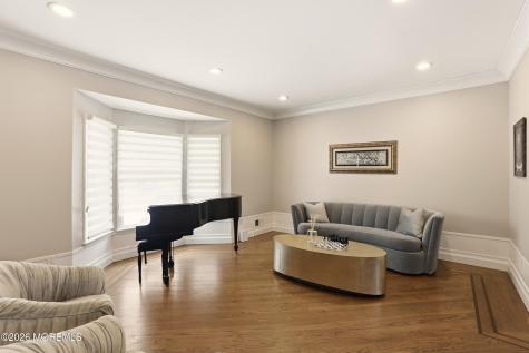 43 Arosa Hill Lakewood NJ 08701