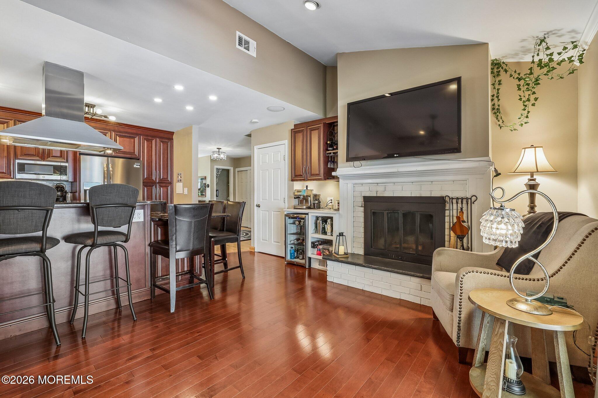 6 Murfield Drive Lincroft NJ 07738