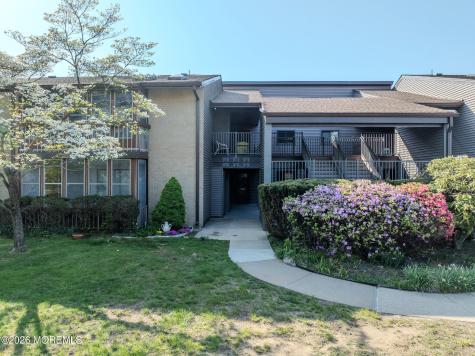 5 Eastport Court Red Bank NJ 07701